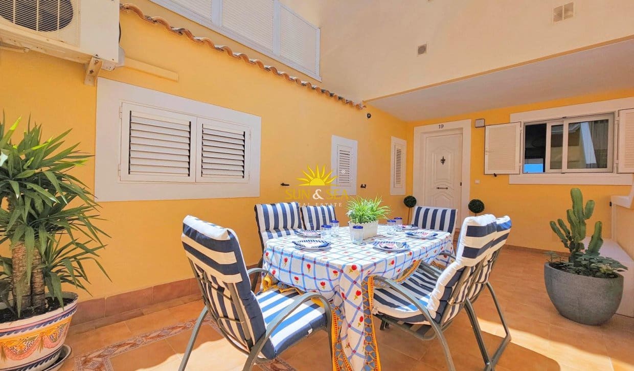 6 soveværelse Villa til leje i La Manga del Mar Menor med swimmingpool garage - € 2.900 (Ref: 9858690)
