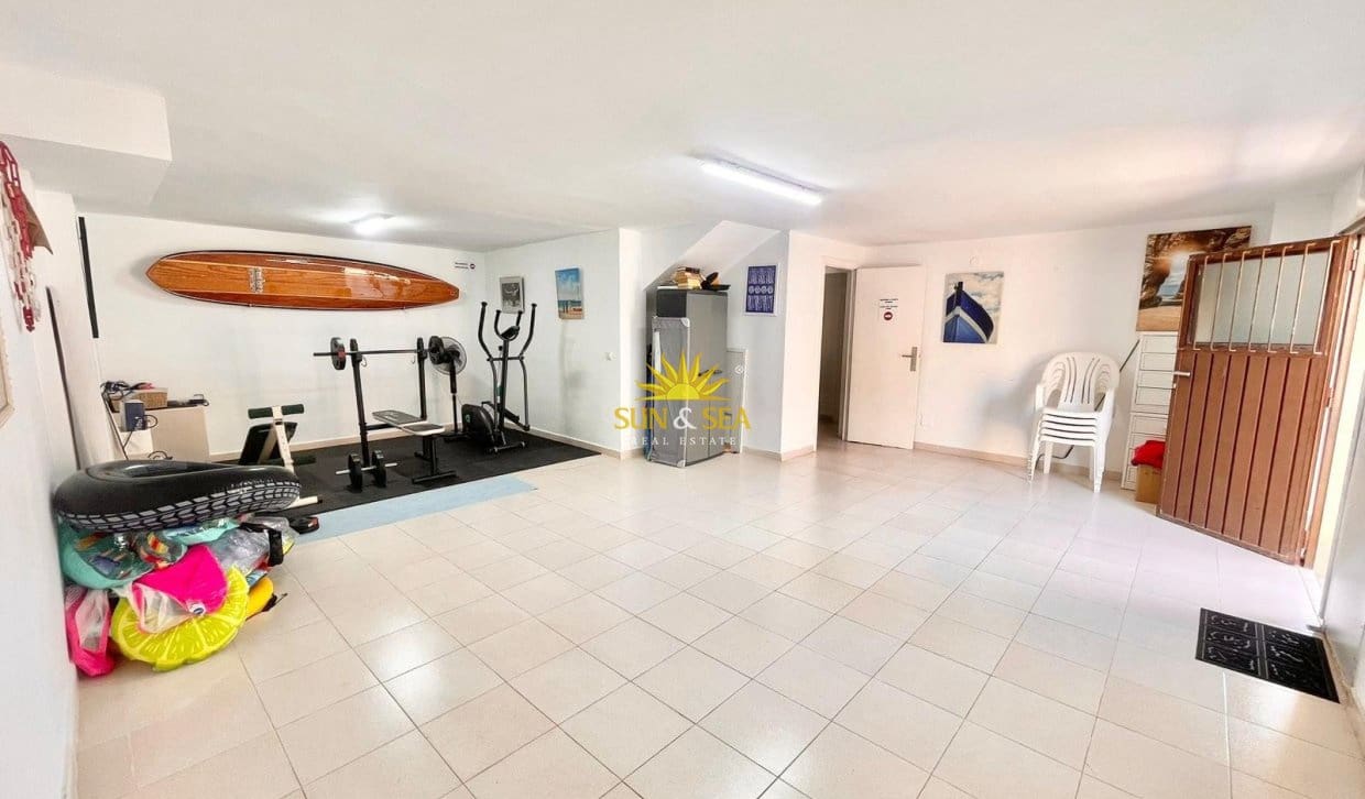 6 bedroom Villa for rent in La Manga del Mar Menor with pool garage - € 2,700 (Ref: 9858690)