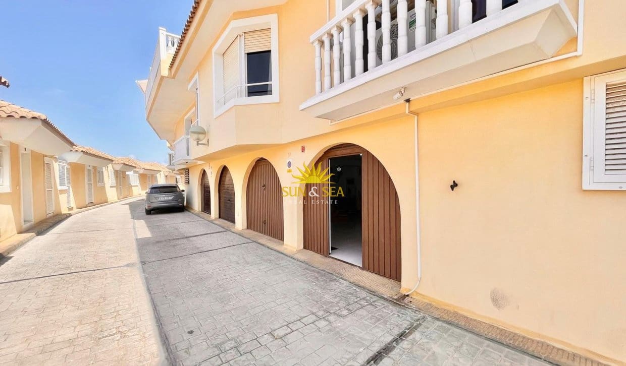 6 bedroom Villa for rent in La Manga del Mar Menor with pool garage - € 2,700 (Ref: 9858690)