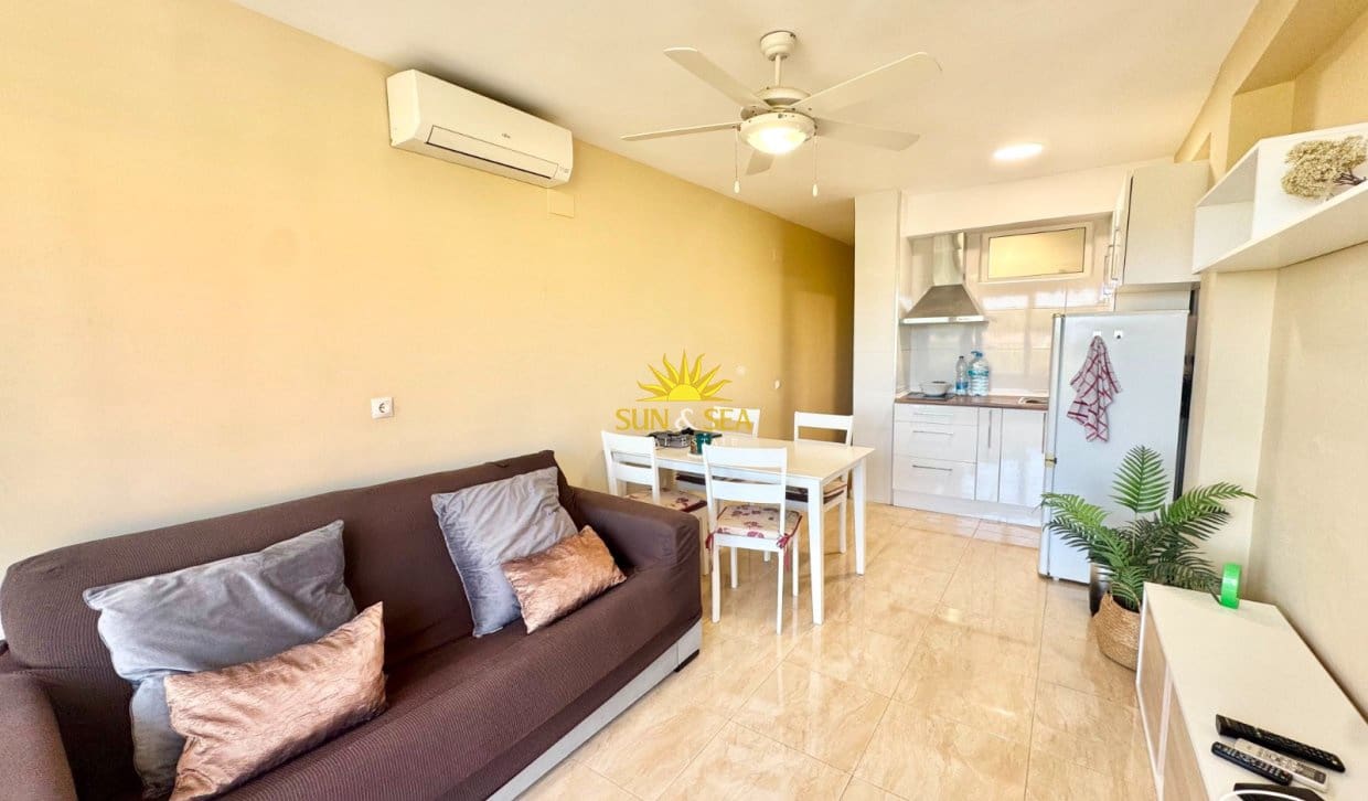 1 quarto Apartamento para arrendar em Guardamar del Segura - 700 € (Ref: 9860831)