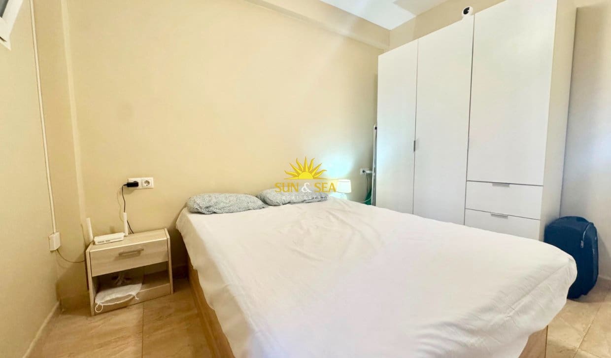 1 quarto Apartamento para arrendar em Guardamar del Segura - 700 € (Ref: 9860831)