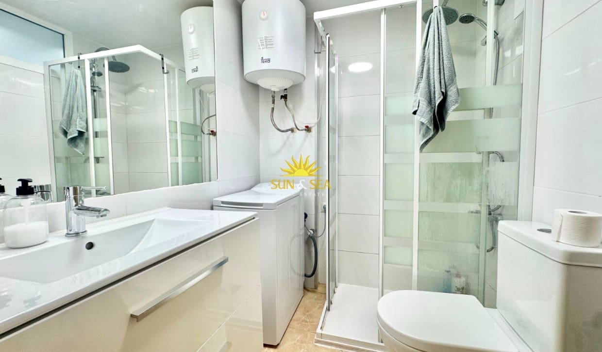 1 quarto Apartamento para arrendar em Guardamar del Segura - 700 € (Ref: 9860831)