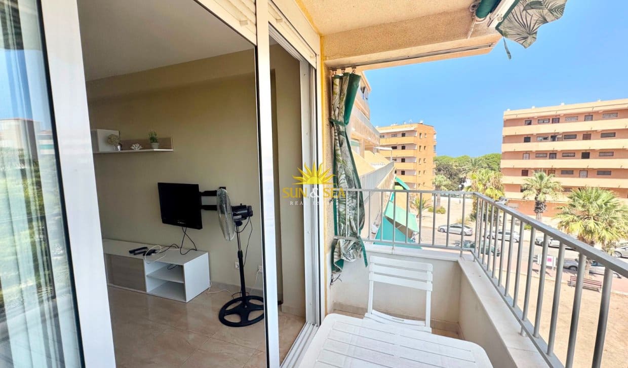 1 quarto Apartamento para arrendar em Guardamar del Segura - 700 € (Ref: 9860831)