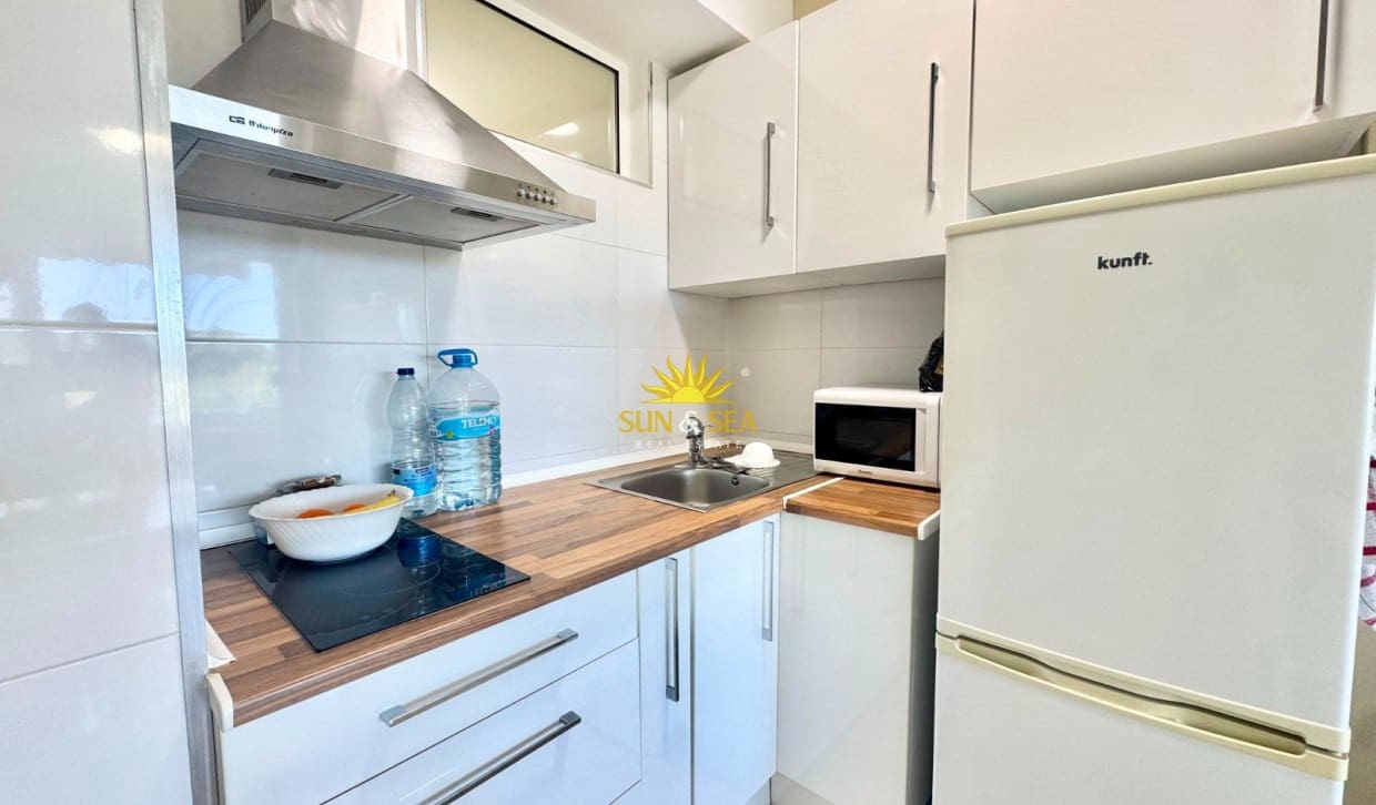 1 quarto Apartamento para arrendar em Guardamar del Segura - 700 € (Ref: 9860831)