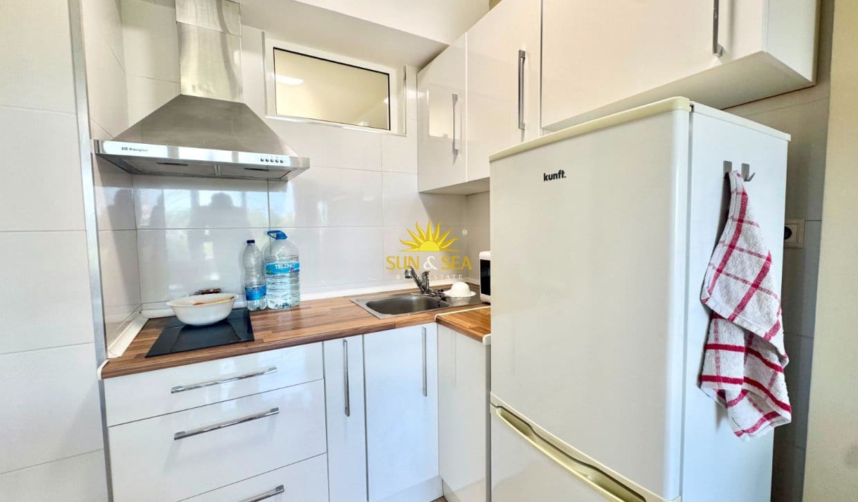 1 quarto Apartamento para arrendar em Guardamar del Segura - 700 € (Ref: 9860831)