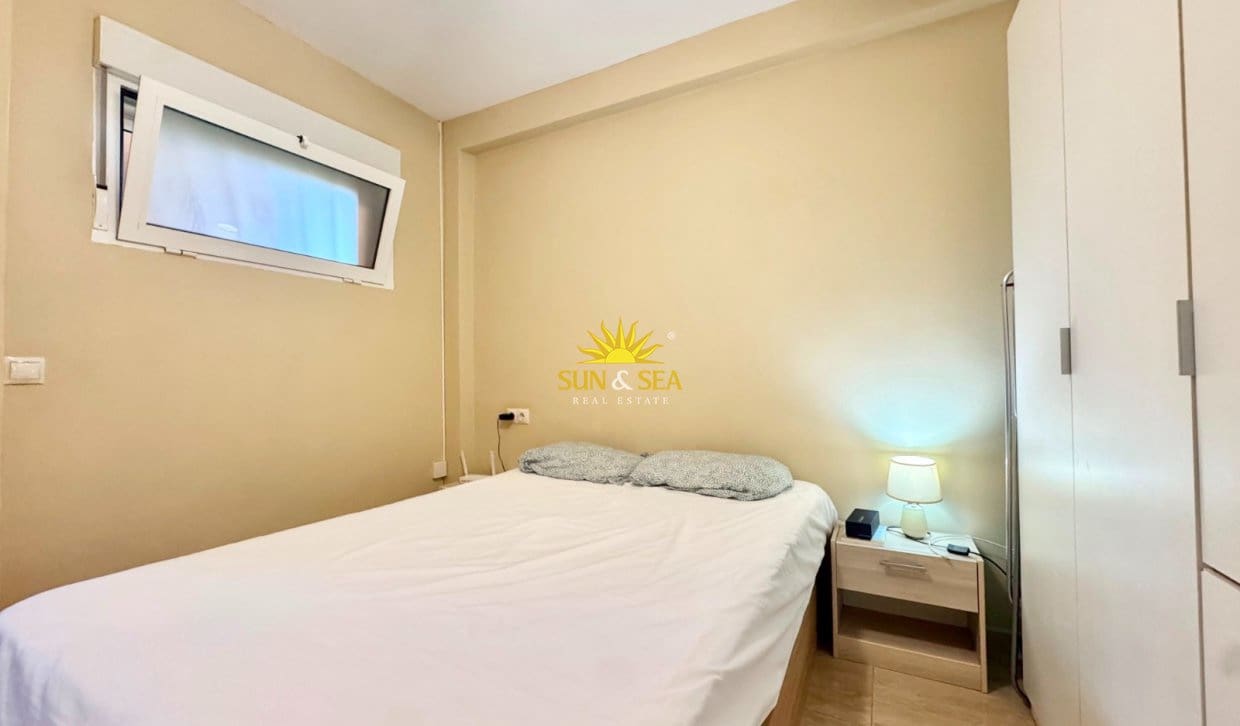 1 quarto Apartamento para arrendar em Guardamar del Segura - 700 € (Ref: 9860831)
