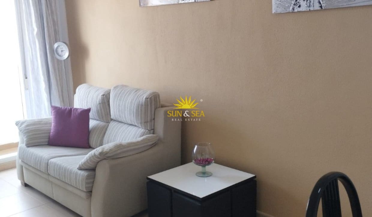 2 bedroom Apartment for rent in Torrevieja - € 850 (Ref: 9861107)