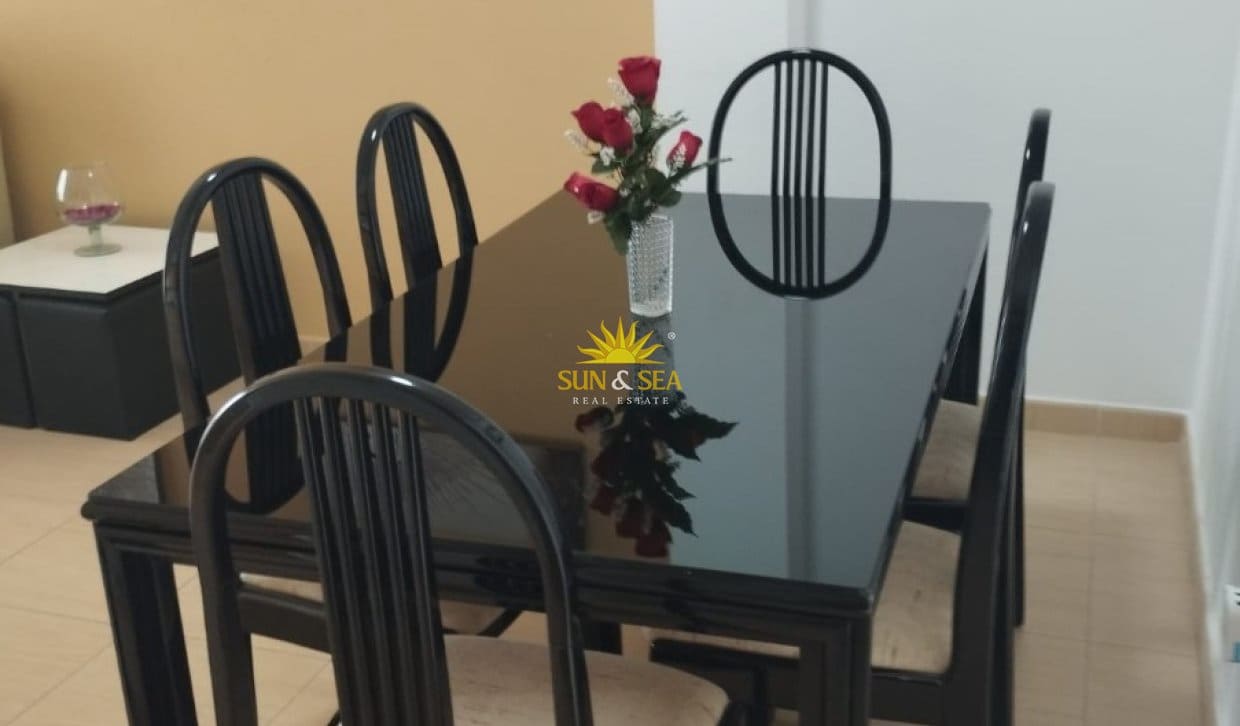2 bedroom Apartment for rent in Torrevieja - € 850 (Ref: 9861107)