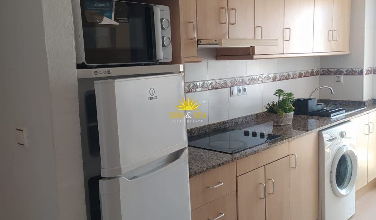 2 bedroom Apartment for rent in Torrevieja - € 850 (Ref: 9861107)