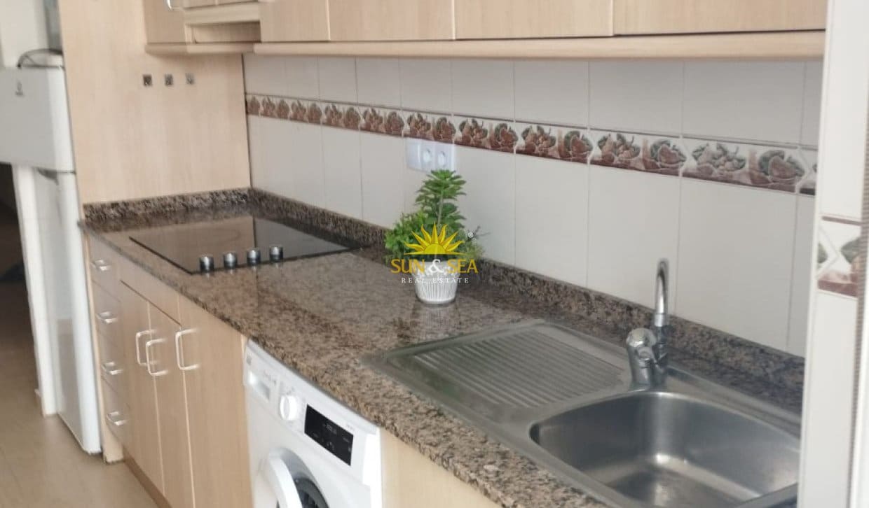 2 bedroom Apartment for rent in Torrevieja - € 850 (Ref: 9861107)