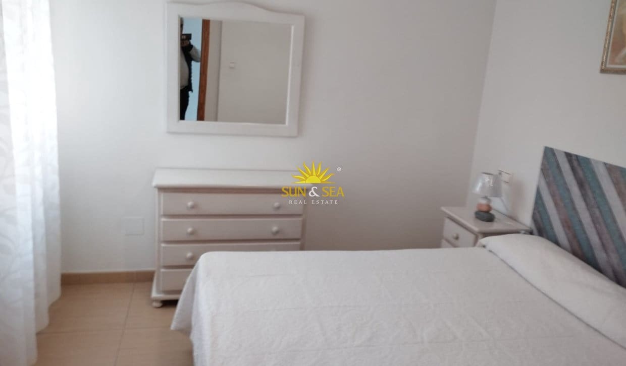 2 bedroom Apartment for rent in Torrevieja - € 850 (Ref: 9861107)
