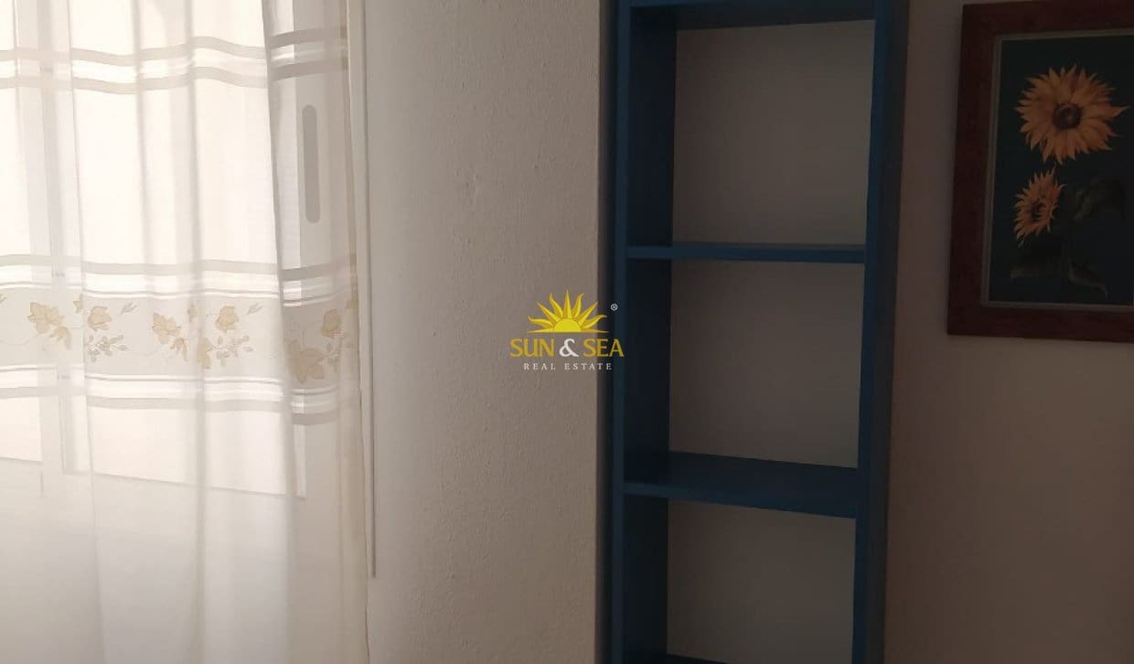 2 bedroom Apartment for rent in Torrevieja - € 850 (Ref: 9861107)