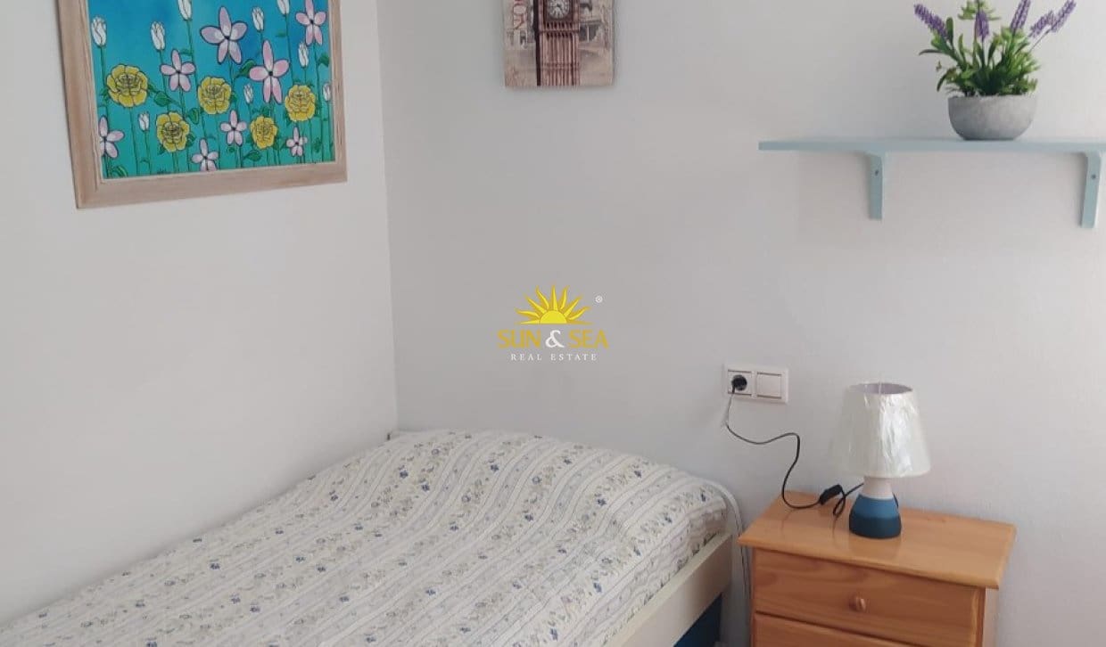 2 bedroom Apartment for rent in Torrevieja - € 850 (Ref: 9861107)