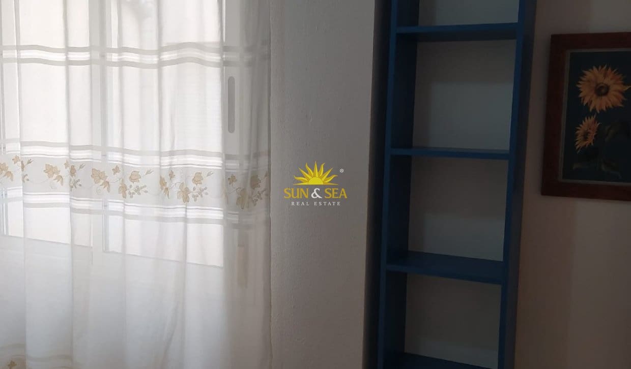 2 bedroom Apartment for rent in Torrevieja - € 850 (Ref: 9861107)