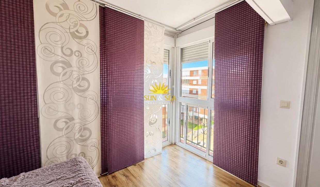 2 bedroom Apartment for sale in Torrevieja - € 160,000 (Ref: 9861108)