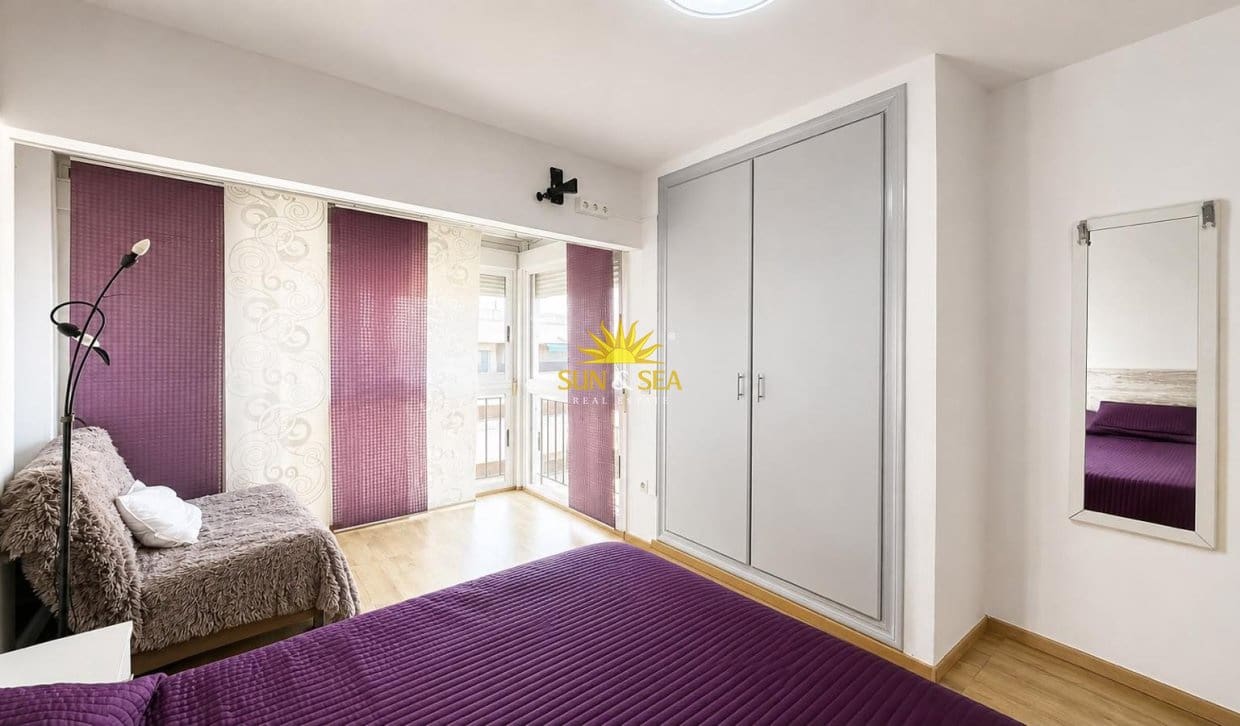 2 bedroom Apartment for sale in Torrevieja - € 160,000 (Ref: 9861108)