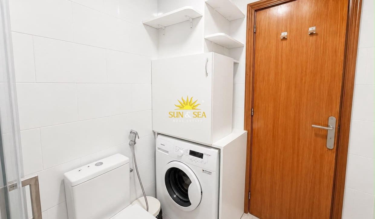 2 bedroom Apartment for sale in Torrevieja - € 160,000 (Ref: 9861108)
