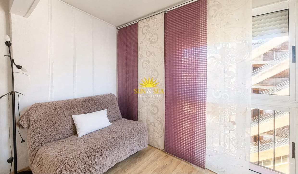 2 bedroom Apartment for sale in Torrevieja - € 160,000 (Ref: 9861108)