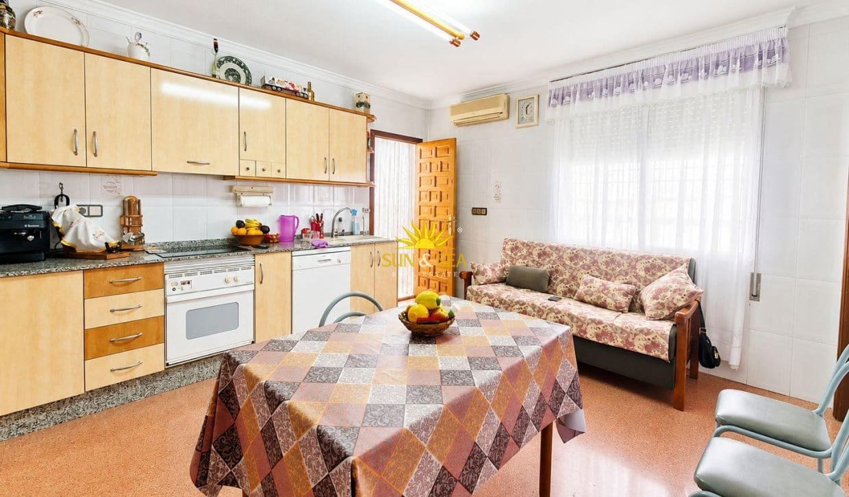 3 soveværelse Villa til salg i Beniel med garage - € 280.000 (Ref: 9861109)