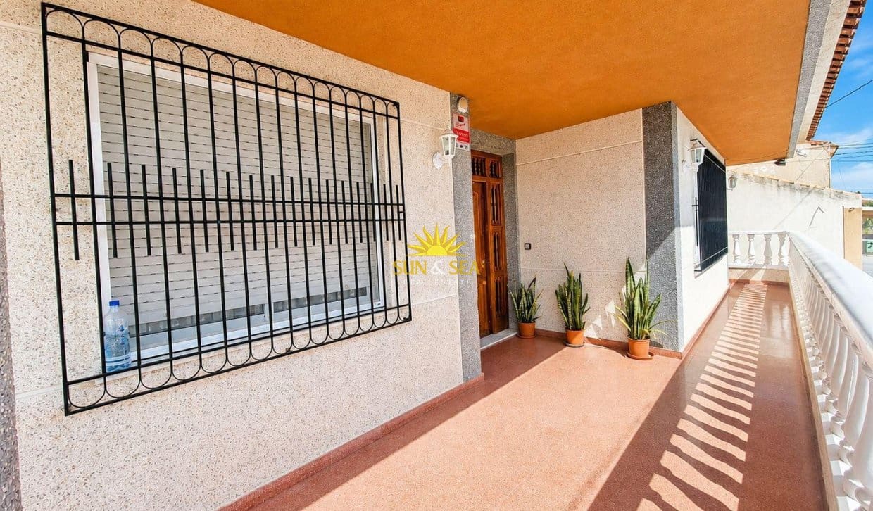 3 soveværelse Villa til salg i Beniel med garage - € 280.000 (Ref: 9861109)