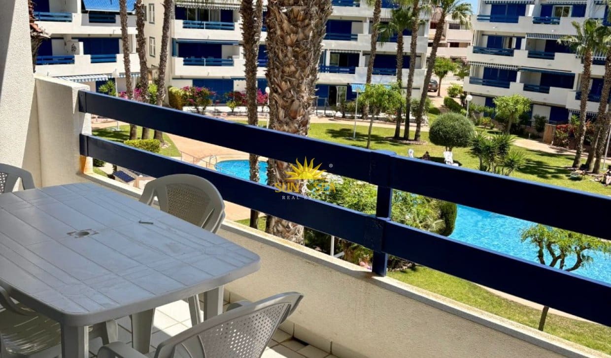 2 bedroom Apartment for rent in Orihuela Costa with pool garage - € 1,050 (Ref: 9861348)