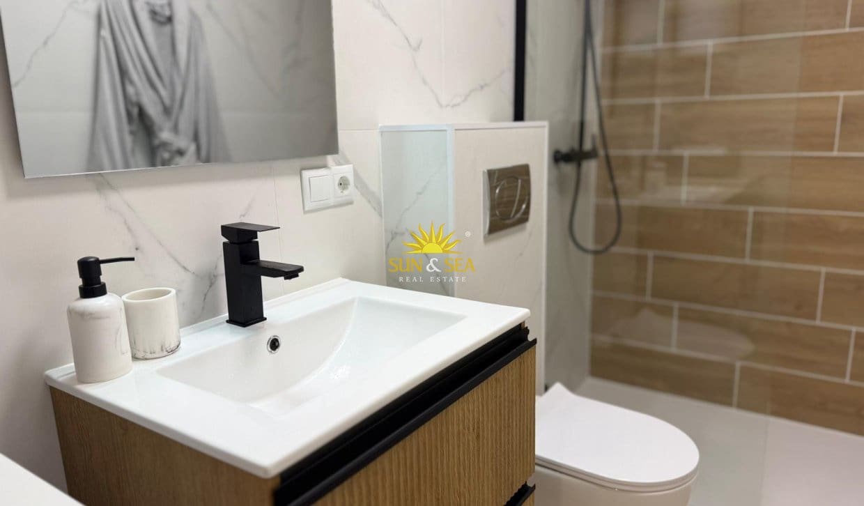 1 slaapkamer Appartement te koop in Torrevieja - € 135.000 (Ref: 9861351)