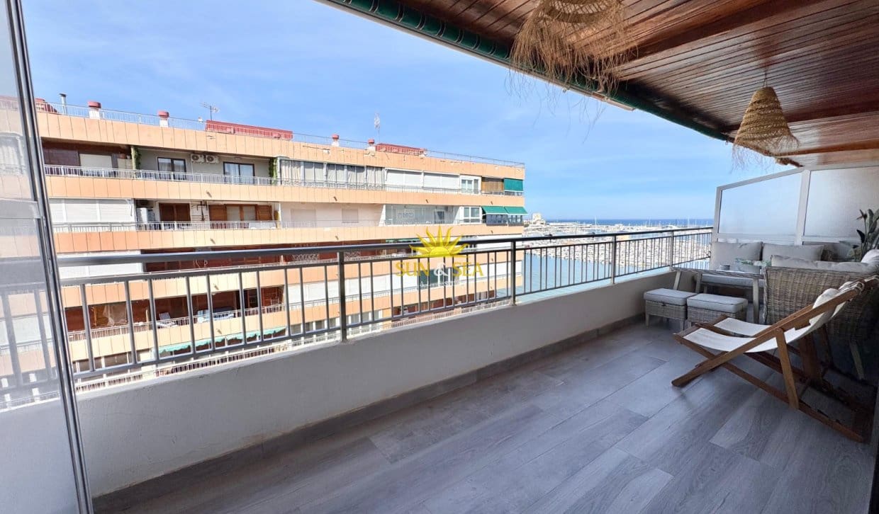 3 bedroom Apartment for rent in Torrevieja with pool garage - € 1,400 (Ref: 9863733)