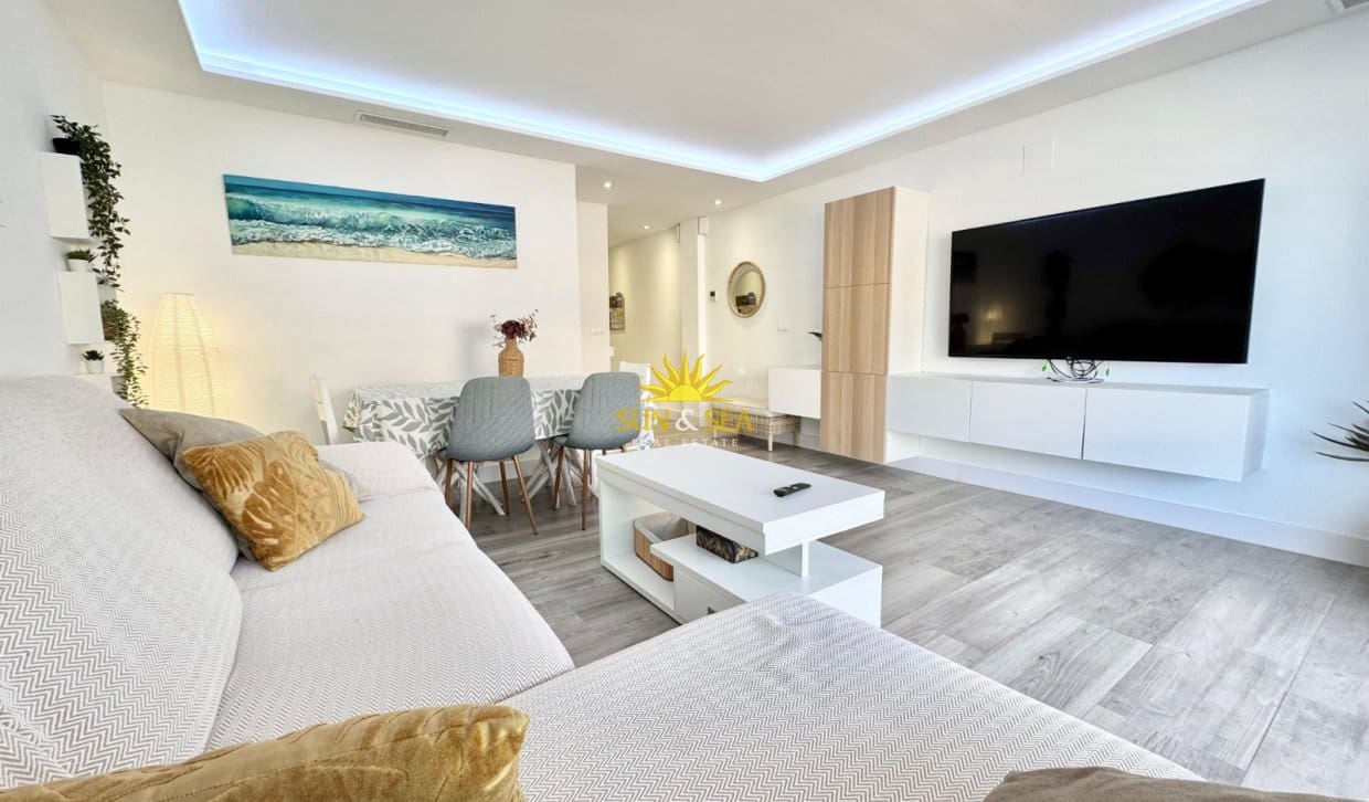 3 bedroom Apartment for rent in Torrevieja with pool garage - € 1,400 (Ref: 9863733)