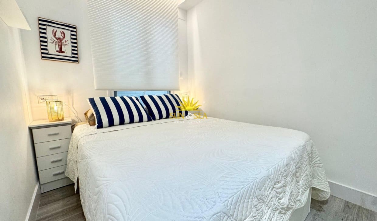 3 bedroom Apartment for rent in Torrevieja with pool garage - € 1,400 (Ref: 9863733)