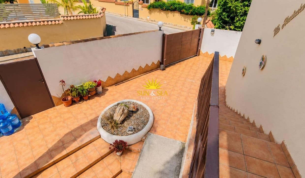 3 soveværelse Villa til salg i Pinar de Campoverde med garage - € 345.000 (Ref: 9866086)
