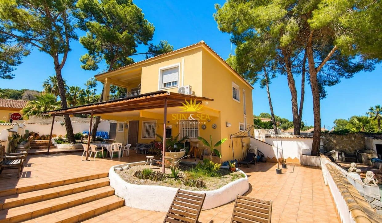 3 soveværelse Villa til salg i Pinar de Campoverde med garage - € 345.000 (Ref: 9866086)