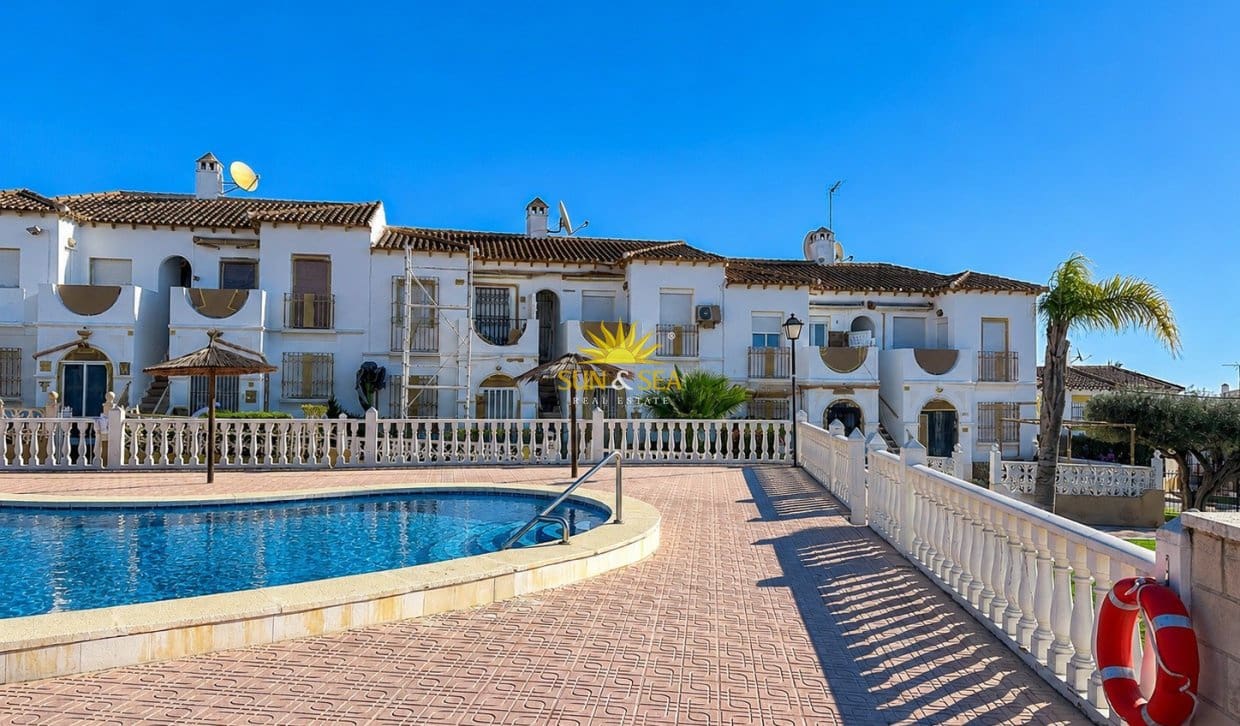 1 sovrum Hus till salu i San Miguel de Salinas med pool - 120 000 € (Ref: 9866157)