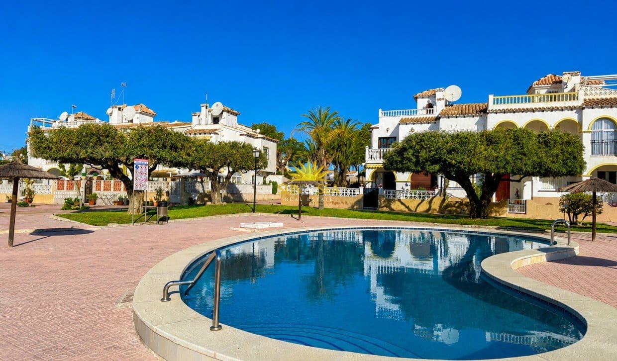 1 sovrum Hus till salu i San Miguel de Salinas med pool - 120 000 € (Ref: 9866157)