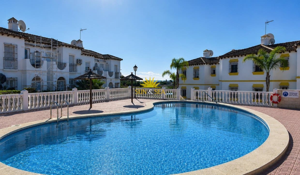 1 sovrum Hus till salu i San Miguel de Salinas med pool - 120 000 € (Ref: 9866157)