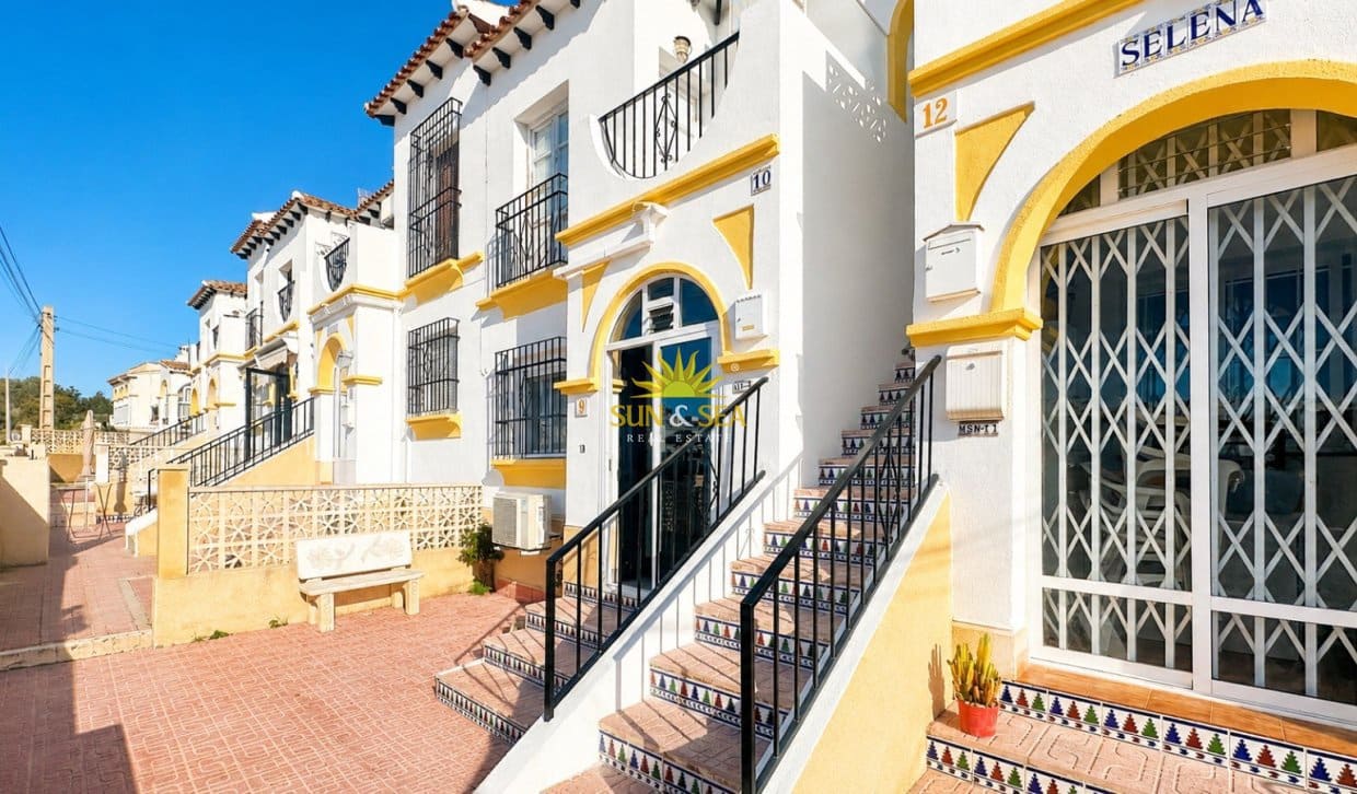 1 sovrum Hus till salu i San Miguel de Salinas med pool - 120 000 € (Ref: 9866157)