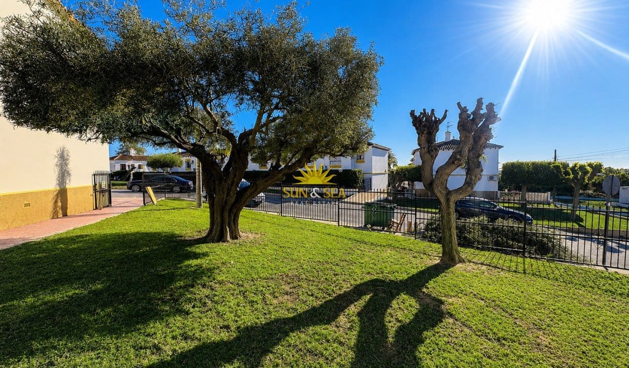 1 sovrum Hus till salu i San Miguel de Salinas med pool - 120 000 € (Ref: 9866157)