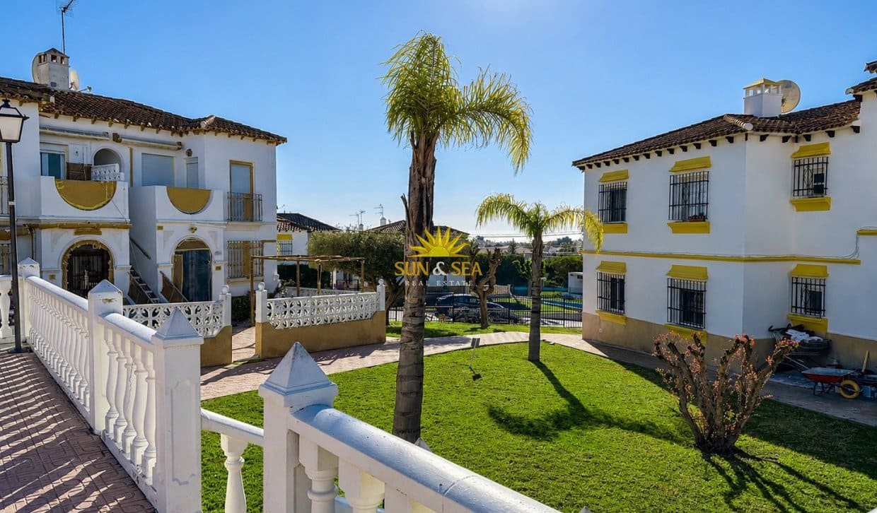 1 sovrum Hus till salu i San Miguel de Salinas med pool - 120 000 € (Ref: 9866157)