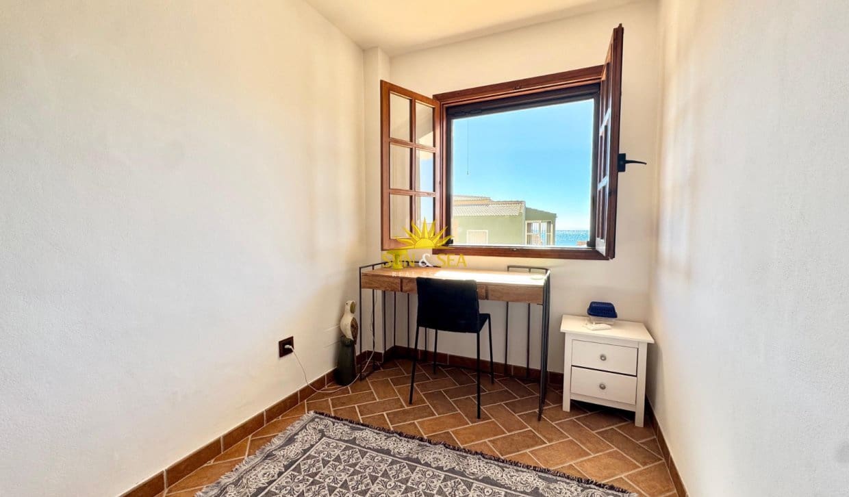 3 bedroom Apartment for rent in Guardamar del Segura - € 1,600 (Ref: 9866300)