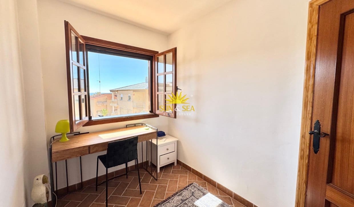 3 bedroom Apartment for rent in Guardamar del Segura - € 1,600 (Ref: 9866300)