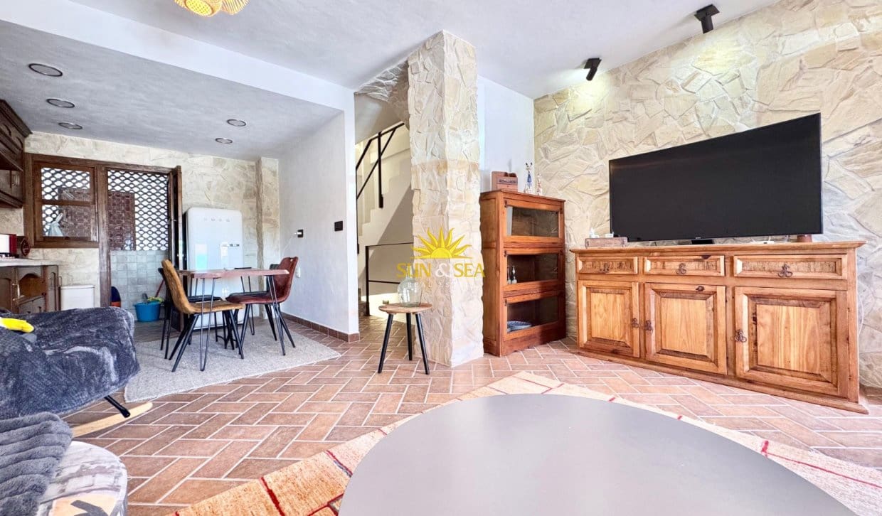 3 bedroom Apartment for rent in Guardamar del Segura - € 1,600 (Ref: 9866300)