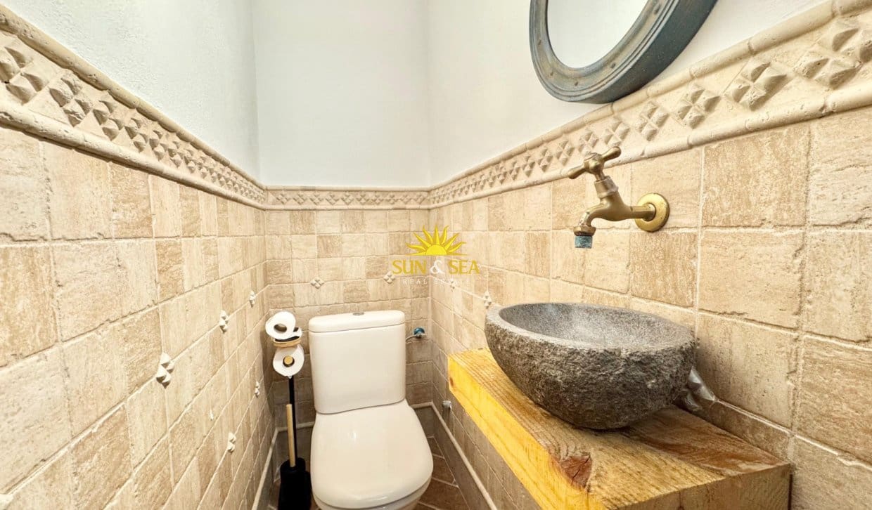 3 bedroom Apartment for rent in Guardamar del Segura - € 1,600 (Ref: 9866300)
