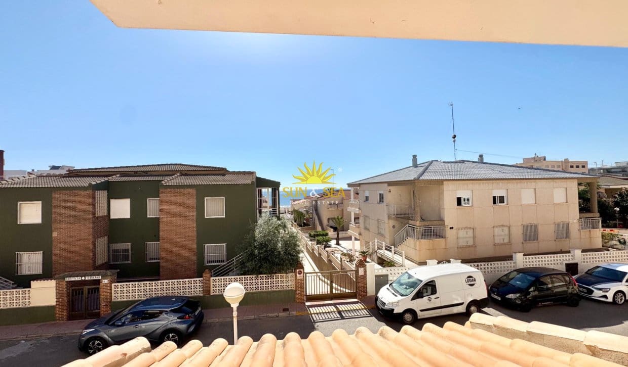 3 bedroom Apartment for rent in Guardamar del Segura - € 1,600 (Ref: 9866300)