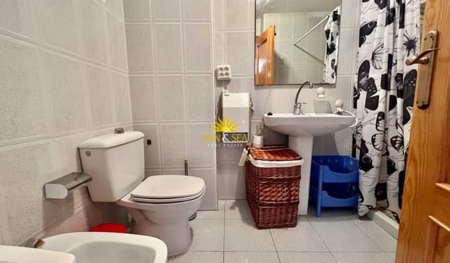 2 soverom Leilighet til salgs i Guardamar Playa, Guardamar del Segura med garasje - € 170 000 (Ref: 9867320)