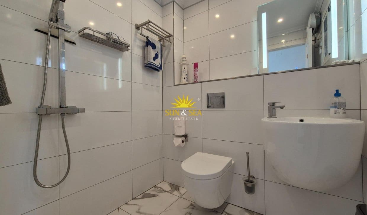 Casa de 1 habitación en San Miguel de Salinas en venta con piscina - 157.000 € (Ref: 9867690)