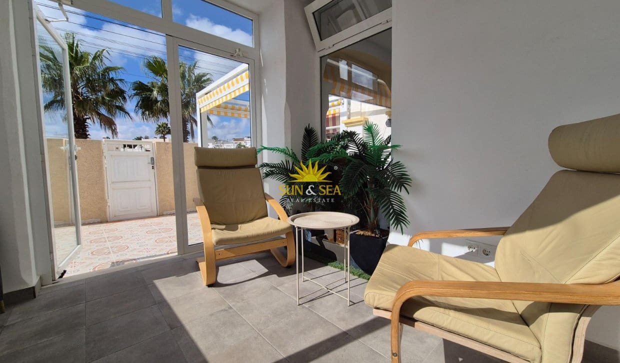 Casa de 1 habitación en San Miguel de Salinas en venta con piscina - 157.000 € (Ref: 9867690)