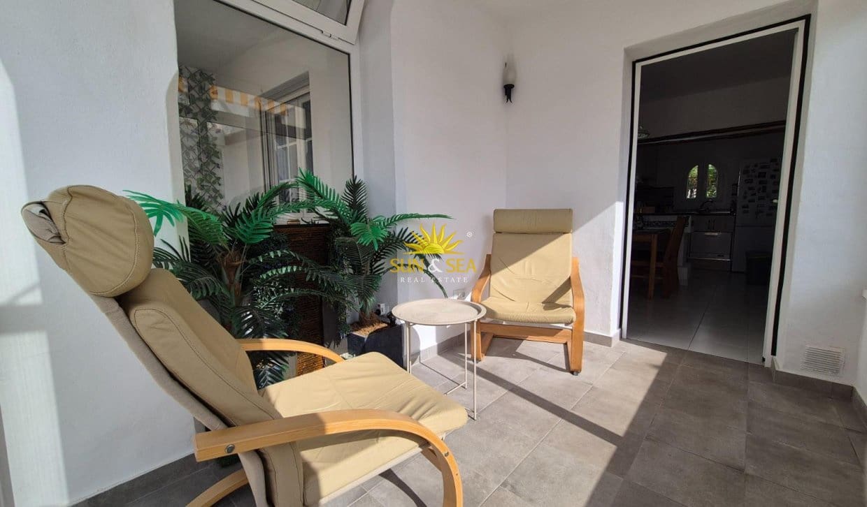 Casa de 1 habitación en San Miguel de Salinas en venta con piscina - 157.000 € (Ref: 9867690)