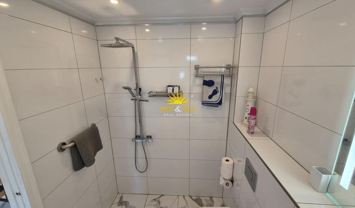 Casa de 1 habitación en San Miguel de Salinas en venta con piscina - 157.000 € (Ref: 9867690)