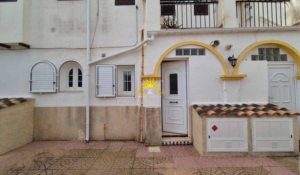 Casa de 1 habitación en San Miguel de Salinas en venta con piscina - 157.000 € (Ref: 9867690)