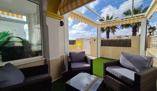 1 soveværelse Byhus til salg i San Miguel de Salinas med swimmingpool - € 157.000 (Ref: 9867690)