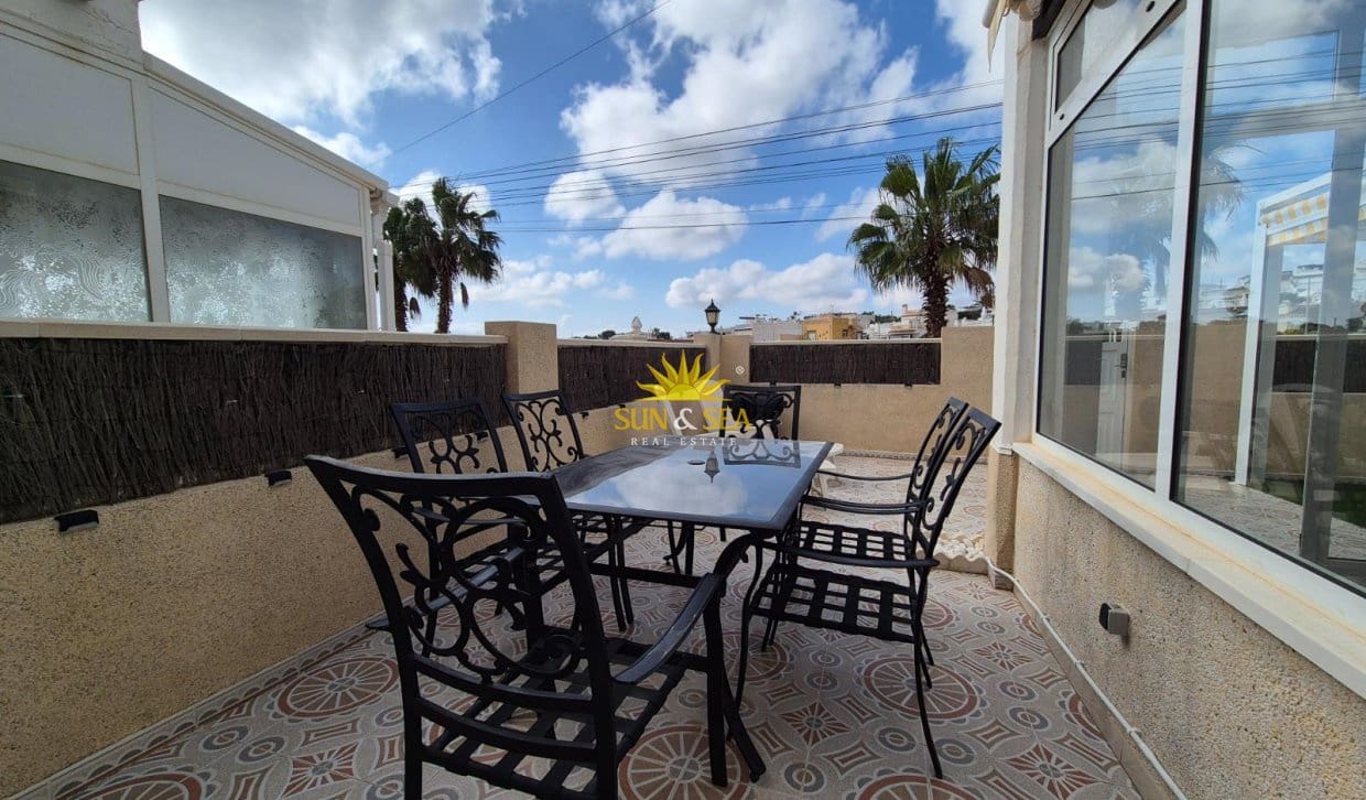 Casa de 1 habitación en San Miguel de Salinas en venta con piscina - 157.000 € (Ref: 9867690)
